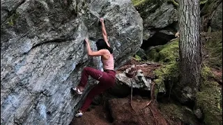 Revelstoke Bouldering - Headbanger (V3)