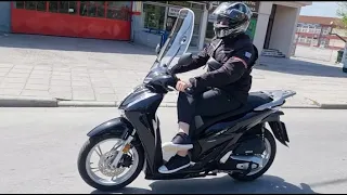 HONDA SH 150 Riding