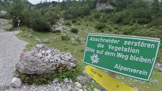 Oberste Regel in den Bergen, Aufstieg zur Coburger Hütte, Ehrwald