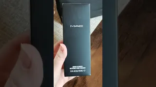 MAC Brush Cleanser - منظف فرش المكياج من ماك #shorts