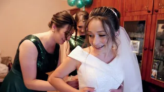 Ukrainian wedding - наречена  Марічка - українське весілля