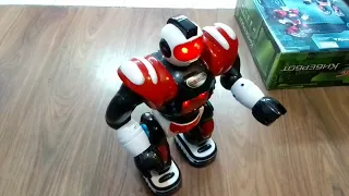 Игрушка Робот Кибербот. Игрушка - имитатор робота на 3х батарейках типа АА