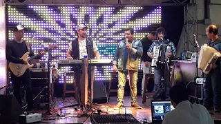 Jonas Jader Amorin soltando voz na Live Embalo da Dança e Chega Mais, participação  mto top👏