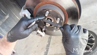 How to remove Toyota axle and nut