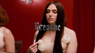 Mae Muller - Breathe (Lyric Video)