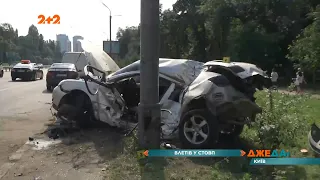 Утренняя авария в Киеве: водитель автомобиля влетел в столб