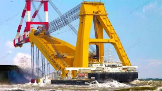 The Biggest Sea Crane in The World