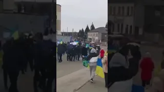 Как встречали местные жители оккупантов в Купянске. Это не встреча  - это сопротивление.