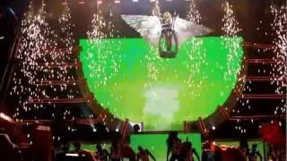 Britney Spears - Till The World Ends Live in Paris FEMME FATALE TOUR HD