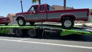 1986 Ford F250 LOADING