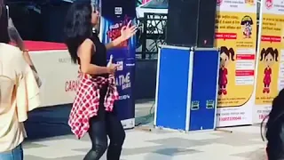 Girl Robotic dance