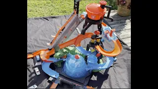 Hot Wheels Ultimate Gator Car Wash