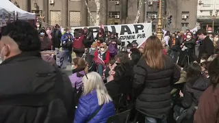 LIVE: Argentina's health workers set up a protest camp outside Congress in Buenos Aires