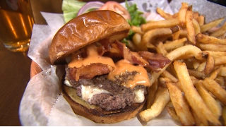 Chicago’s Best Burger: Southport Lanes & Billiards