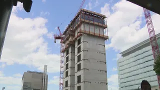 Workers fall from scaffold at University of Chicago Medical Center