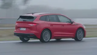 Testissä Skoda Enyaq Sportline iV 80 X (Teknavi 2021)