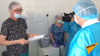 Абхазии Аслан Бжания посетил Гудаутский госпиталь для больных коронавирусом