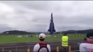 What is gravity? Physics don't work when fighter plane doing stunt | 9gag | 9 gag |