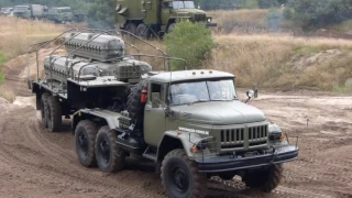 LKW mit selbstangetriebenem Auflieger *aus 6x6 wird 10x10* offroad Militär