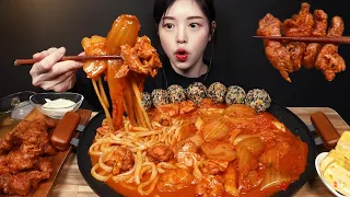 SUB)Spicy Braised Kimchi, Chicken and Udon + Crispy Deep-fried Chicken Feet Mukbang Asmr