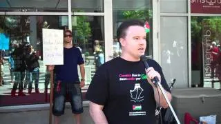 Derrick O'Keefe at Gaza boat demonstration