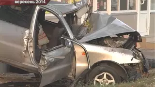 Авто ЧП. Очередная авария на столичной улице. Водитель не вписался в поворот и влетел в дерево.