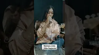 mutiara cinta ( Rita Sugiarto ) cover Riska Renata
