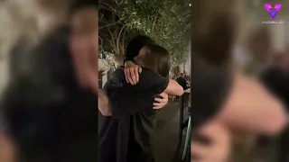 Emotivo reencuentro entre dos hermanos tras dos años sin verse