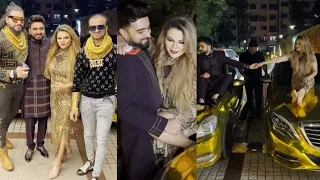 Rakhi Sawant और Gold Man Sunny Waghchoure और Sanjay Gujar के साथ बैठी उनके Golden Car पर!! 😍💥📸