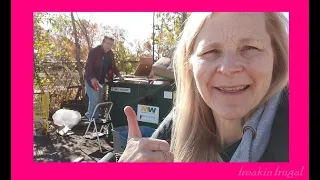 DOLLAR TREE DUMPSTER DIVING ~ OMG SERIOUSLY? NO WAY! AGAIN? WHAT ARE YOU GONNA DO WITH ALL THAT...?