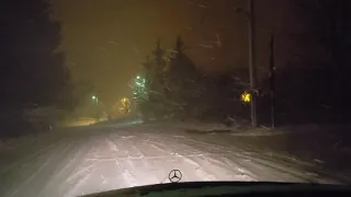 Mercedes E (RWD) Driving In Heavy Snow