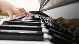 Играю на фортепиано музыку Раймонда Паулса «На бис»