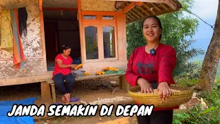 JANDA SEMAKIN DI DEPAN - NGINTIP KESEHARIAN JANDA CANTIK ANAK SATU YANG HIDUP SEDERHANA DI PEDESAAN