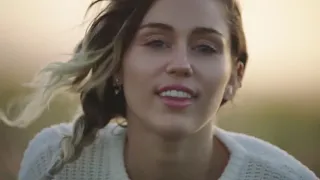 Miley Cyrus - Nothing Breaks Like a Heart (Nothing Breaks Like a Heart and Malibu videos)