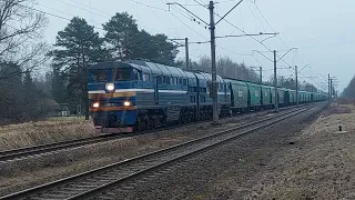 2TE116-726 (Baltijas Ekspresis) with loaded grain hoppers heading towards Riga