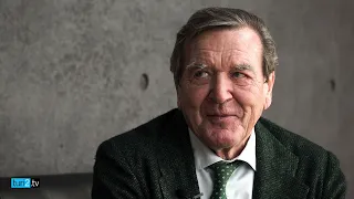 Gerhard Schröder im Videofragebogen.