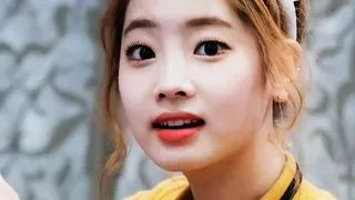 DAHYUN DOING WEIRD STUFFS WITH THE CAMERA