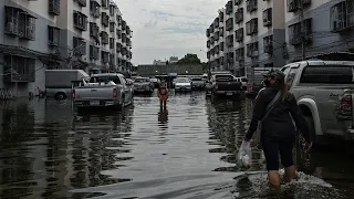Heavy rain causes flash flood in northern Thailand