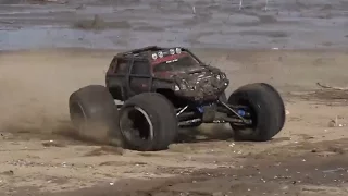 Traxxas Summit 1/8 ... BRUSHLESS POWER