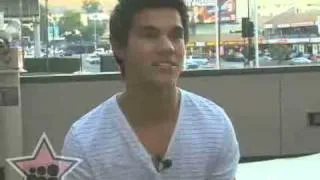 MySpace Celebrity sits down with Taylor Lautner!
