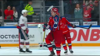 Каменев забивает победный гол/Kamenev wins the game for CSKA