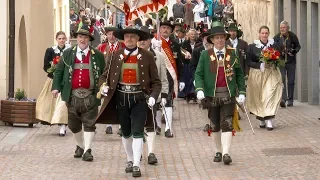 60 Jahre Südtiroler Schützenbund in Sarnthein | Festumzug & Defilierung