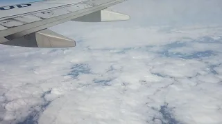 Voando a 43.000 pés, 920 km/h. Aeronave é um Boeing 737/800