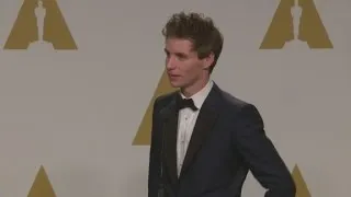 Raw: Eddie Redmayne backstage at the Oscars