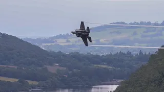 F35 fighter jets in close formation and very LOW flying over Ullswater in the Lake District UK!!