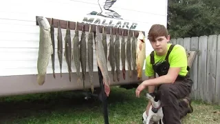 Bowfishing (Lots of Action)!!!/Bowfishin the South