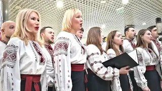 Українська щедрівка в торгівельному центрі міста Хмельницький🎊