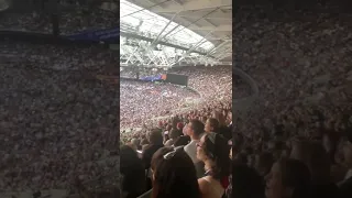 The whole crowd singing Bohemian Rhapsody (Olympic Stadium, London for the Hella Mega Tour 24/07/22)