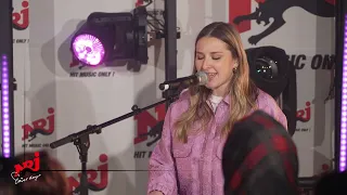 Helena nous interprète son hit "Aimée pour de vrai"