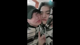 Victon Hanse initiates cheek-to-cheek kiss with maknae Subin